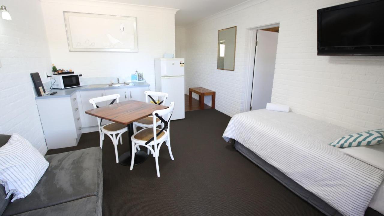 Hawks Nest Motel Bagian luar foto